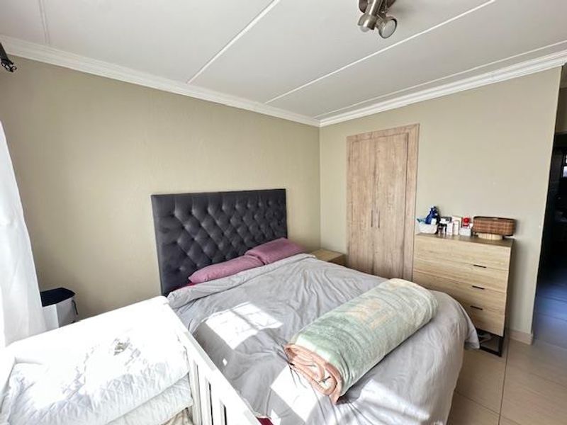 Modern 3-Bedroom Townhouse For Sale in Annlin - Photo 10