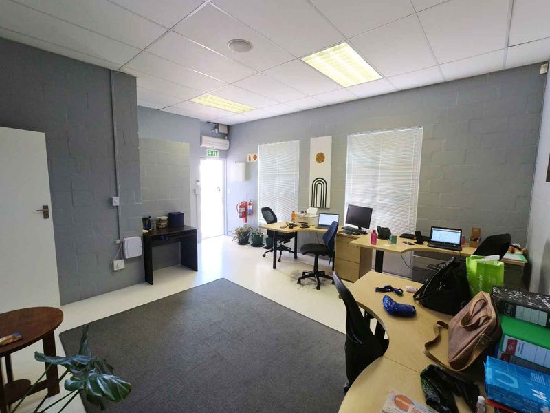 Secure Office Space To Let near Century City - Photo 2