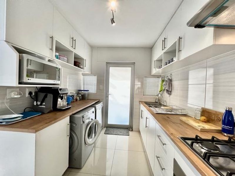2 Bedroom Townhouse TO LET in Kleine Kuppe - Photo 8