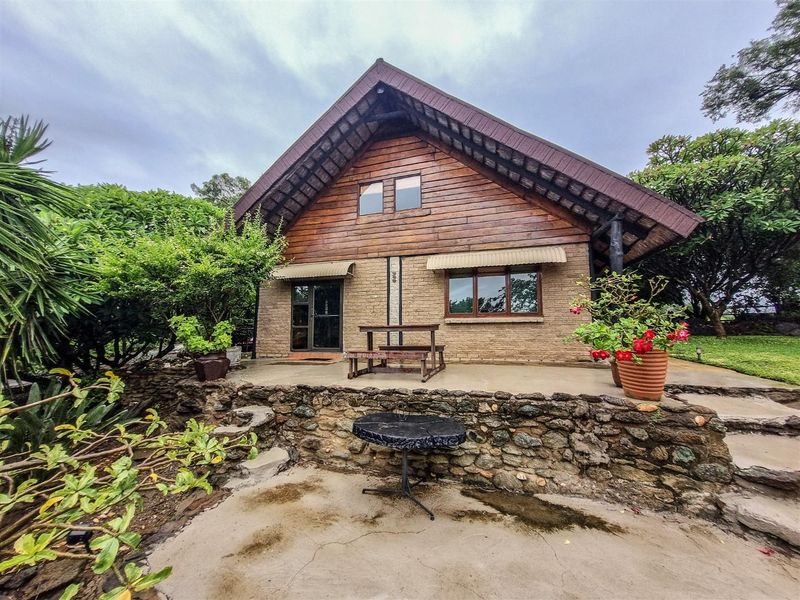 Farm House with additional cottage in excellent location. - Photo 2