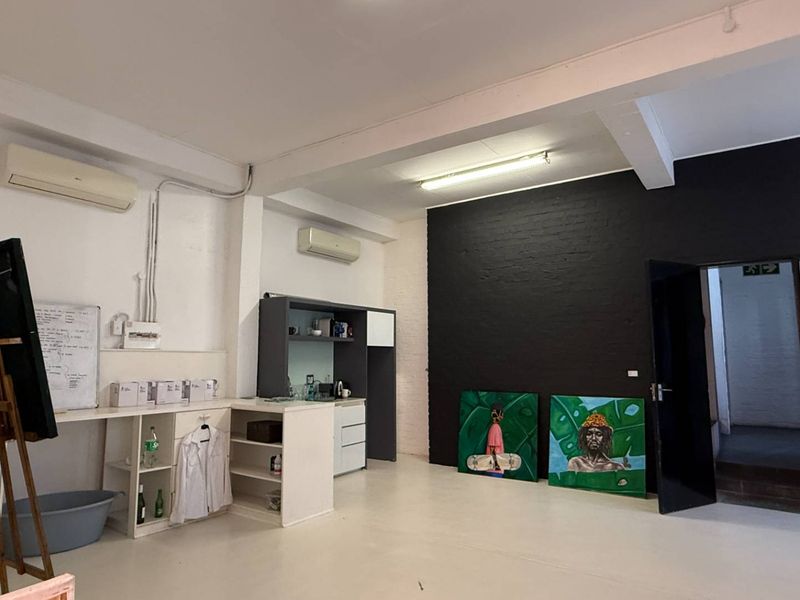 139m2 office ideal for creatives or professionals to let in Urban Hub - Photo 7