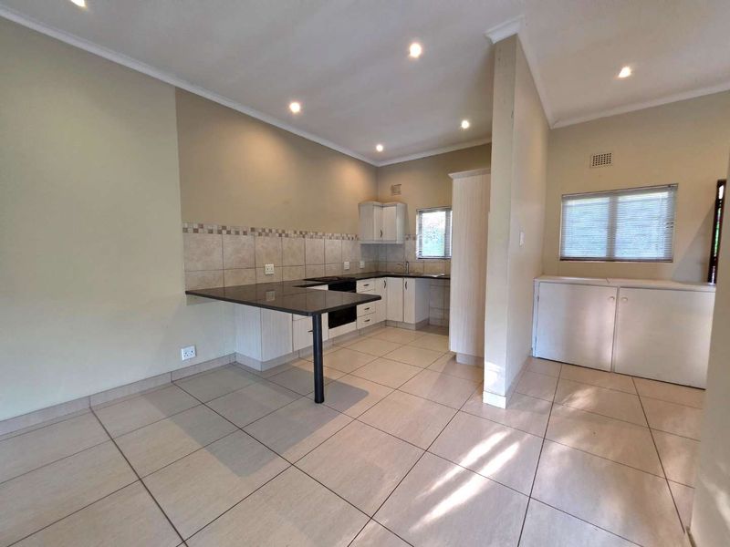 Affordable 2 Bedroom Townhouse for Sale in Everwood Estate, Waterfall – Pet-Friendly with Garden & Garage - Photo 9