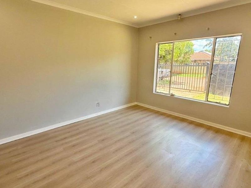 3 bedrooms house for sale in Doornpoort ext 29,Pretoria North - Photo 10