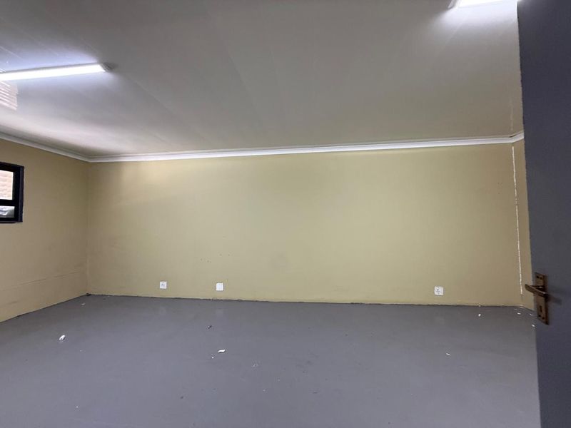 Prime Retail Space Available in Pineslopes - Photo 8