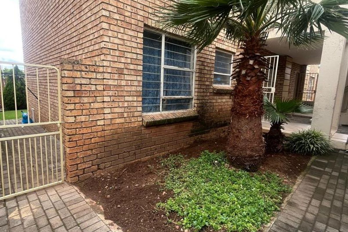 Ground Floor 2 Bedroom apartment - Photo 5