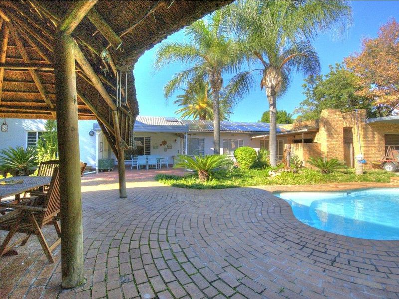 Massive Immaculate family home in prime Brackenhurst! - Photo 6