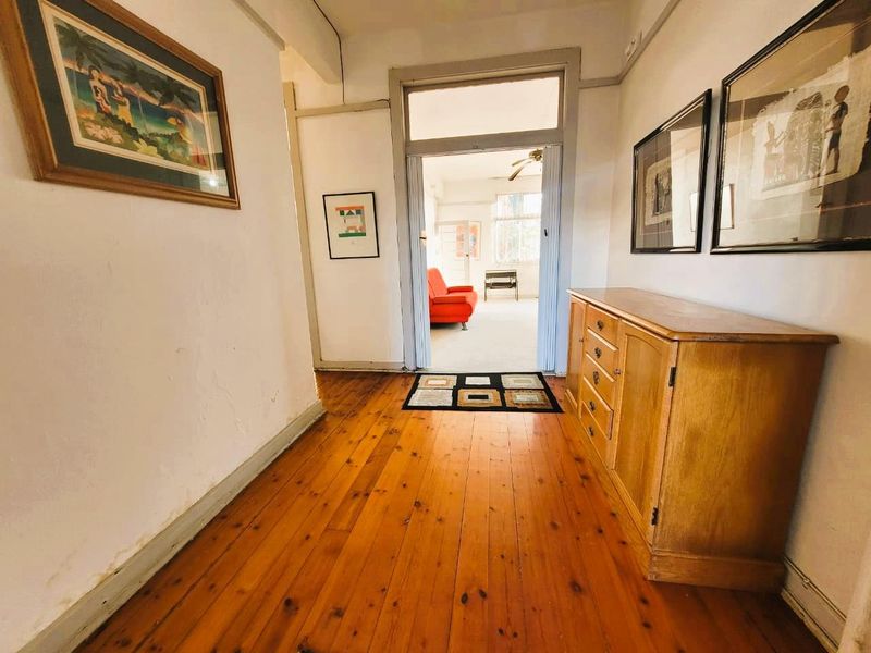 **Charming 1.5 Bedroom Apartment with Endless Potential in North Beach, Durban** - Photo 6