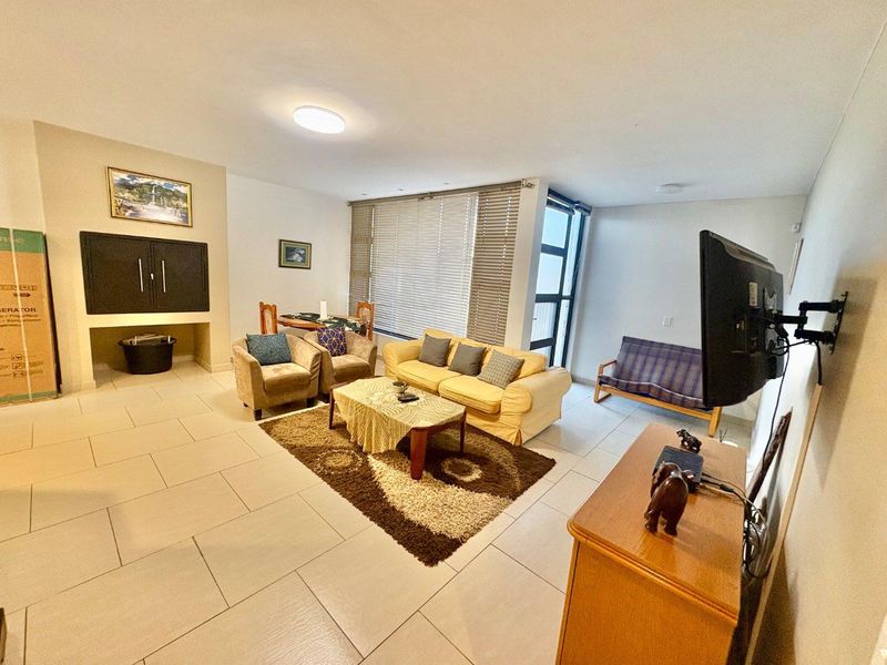 3 Bedrooms Townhouse To Rent in Walvis Bay Central - Photo 3