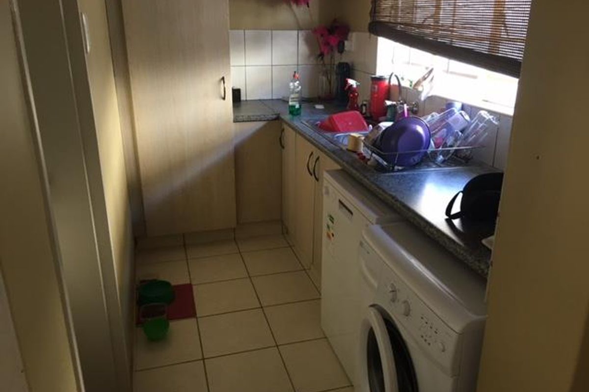 CORNER UNIT!! SOUGHT-AFTER COMPLEX CLOSE TO ALL AMENITIES AND THE INTERNATIONAL SCHOOL!! - Photo 4