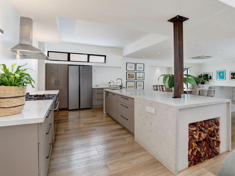 Bright, airy, and thoughtfully modernized with a creative touch. - Photo 9