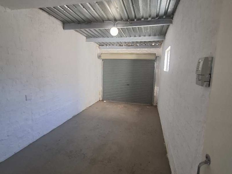 COSY TOWNHOUSE FOR FIRST TIME HOME OWNERS OR INVESTORS - Photo 8