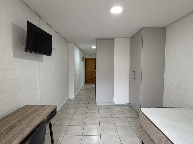 Bachelor Unit to Rent Close to Stellenbosch University - Photo 3