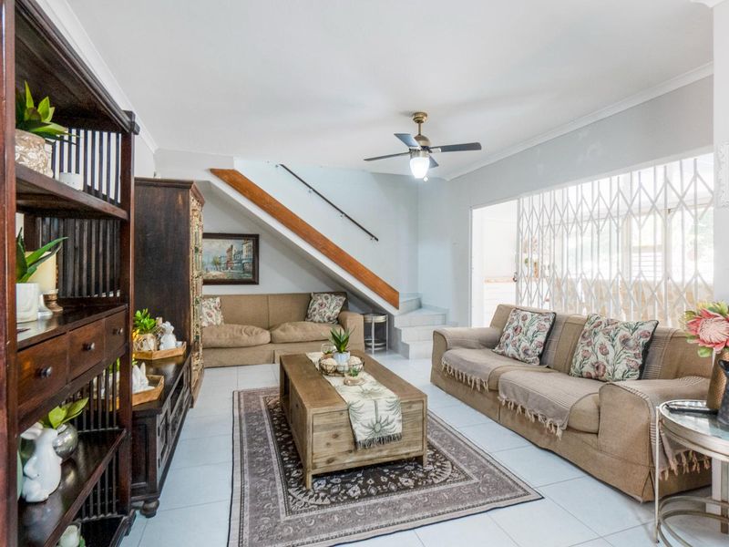 Modern duplex unit - Photo 5