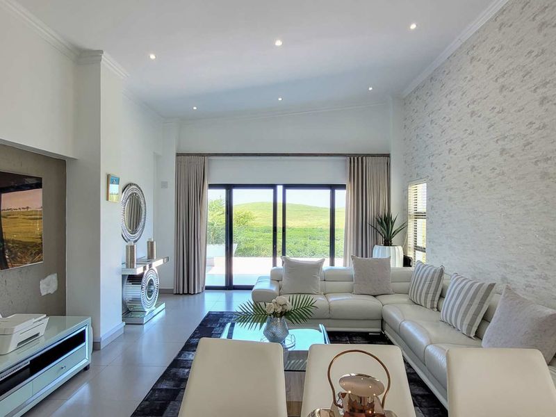 Marvelous Palm Lakes Home - Photo 7