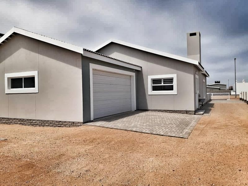 MODERN NEWLY BUILT HOME FOR SALE IN HENTIES BAY - Photo 2