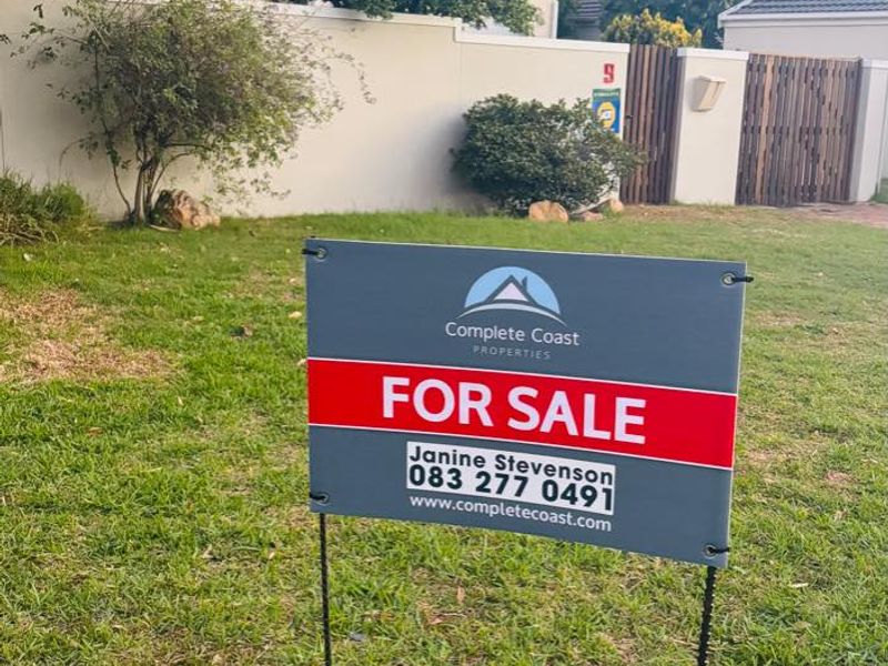 Charming 3 Bedroom Home in a lovely Neighbourhood - Photo 4