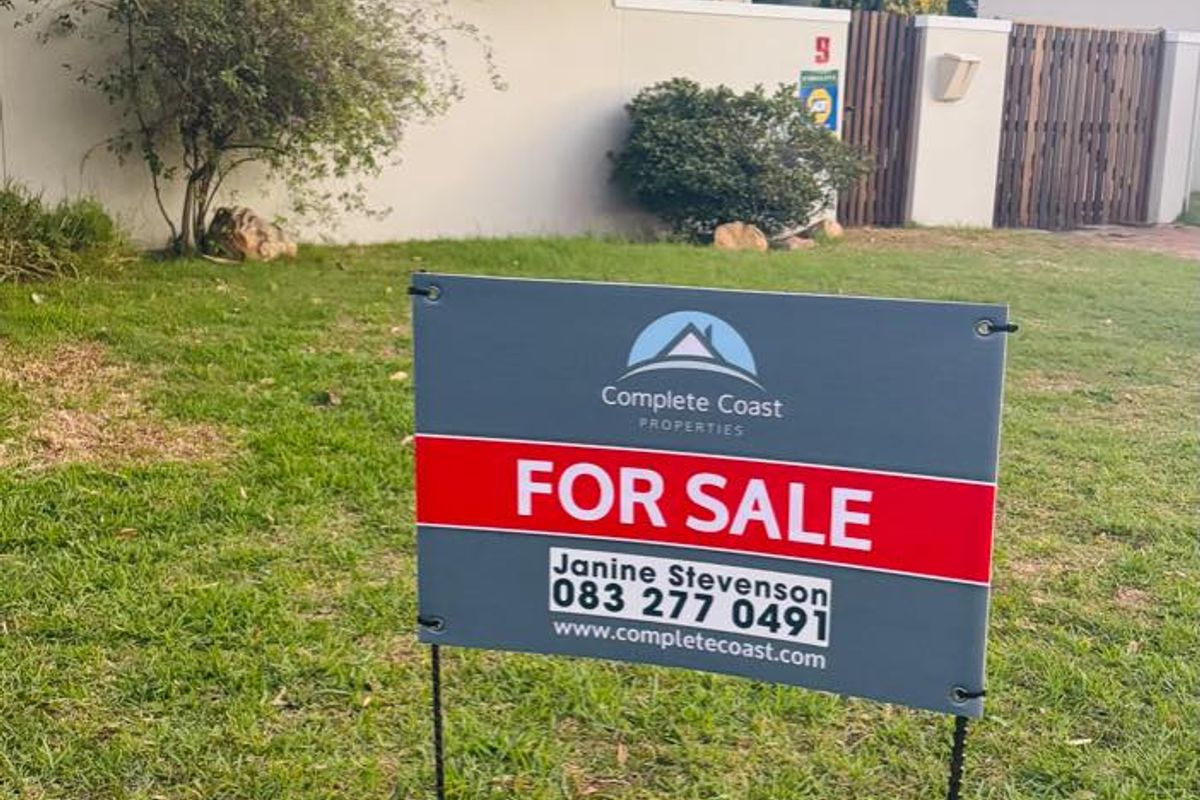 Charming 3 Bedroom Home in a lovely Neighbourhood - Photo 4