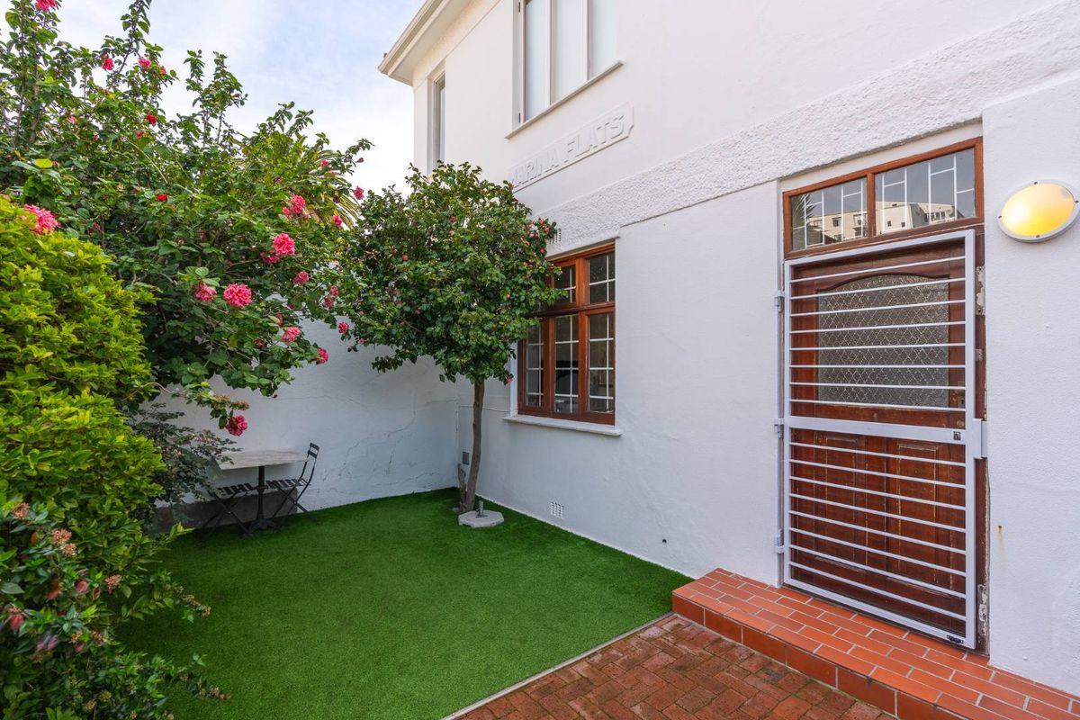Beautifully Renovated Art Deco Garden Sanctuary in Tamboerskloof - Photo 3