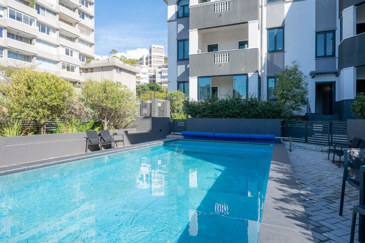 Furnished 1 Bedroom Apartment Available 1 June - Photo 2