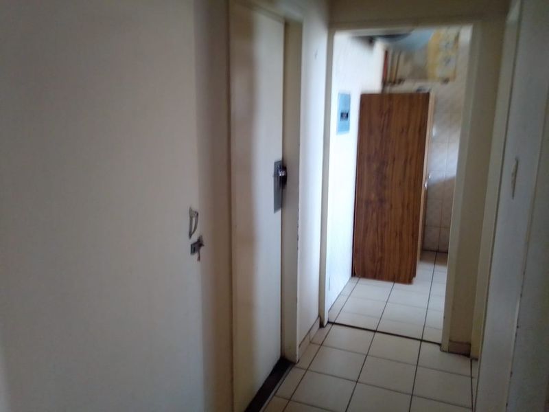 Secure Living in Prime Location - Don't Miss Out! - Photo 2