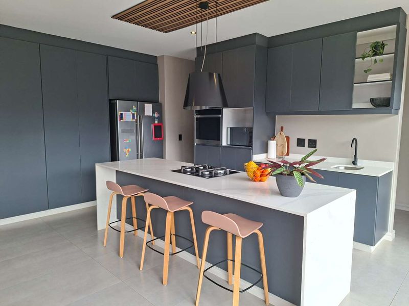 Just move in Spacious 3 Bedroom house in Hillcrest - Photo 3