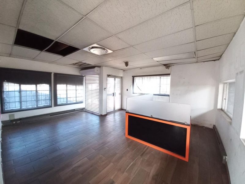 3 018m2 Warehouse To Let in Wadeville - Photo 2