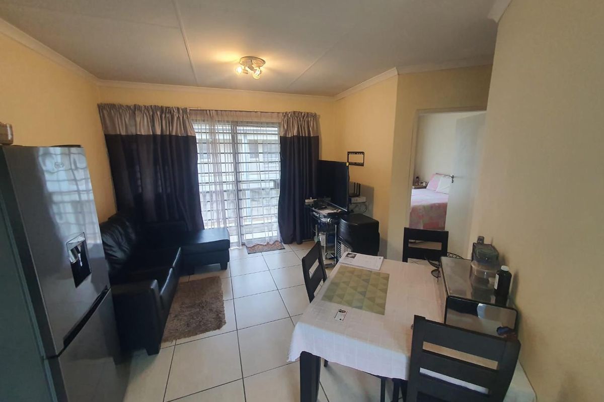 First Time Home Buyer's Townhouse - Photo 2