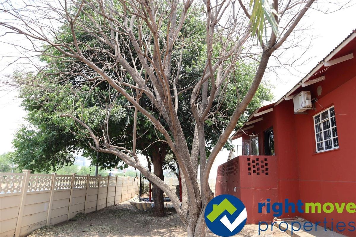 High Traffic Area. - Photo 4