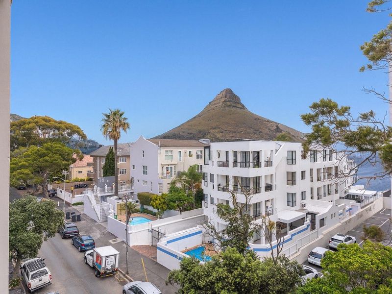 Art Deco one bedroom with Lions head view - Photo 4