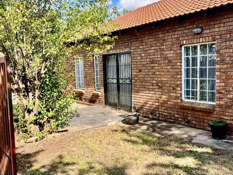 Beautiful home for Sale - Photo 3