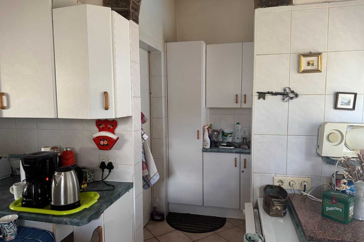 Luxury Hill House for Sale - Photo 2