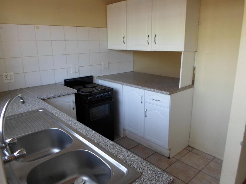 2 BEDROOM UNIT TO RENT IN DOORNPOORT - Photo 4