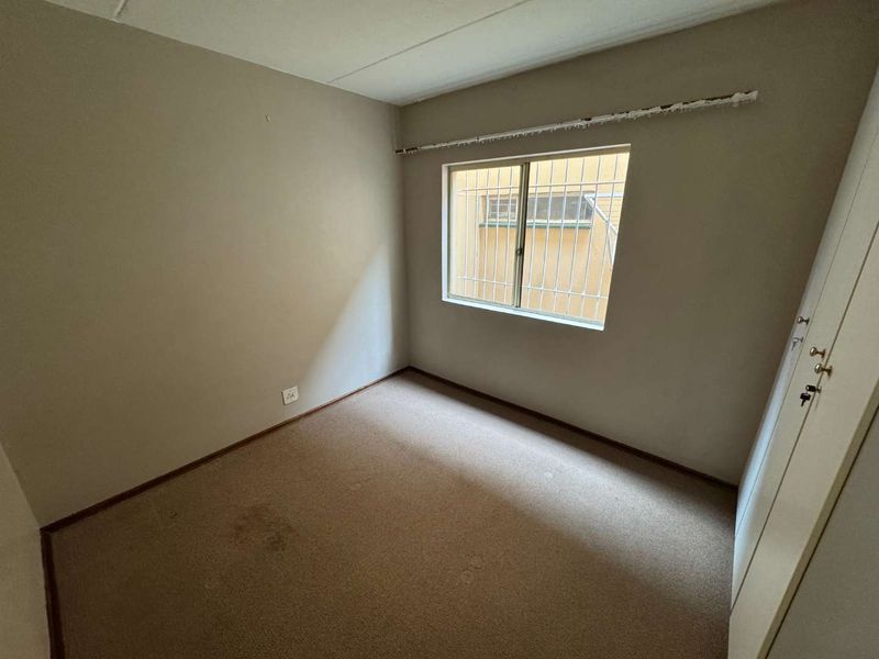 Two Bedroom Townhouse For Sale - Photo 5