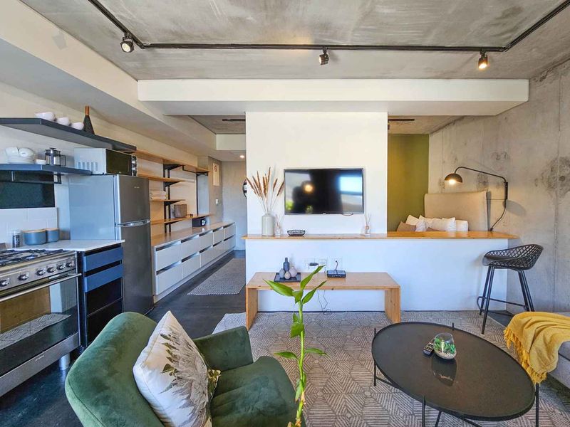 Furnished Apartment with Terrace and Table Mountain Views! - Photo 3