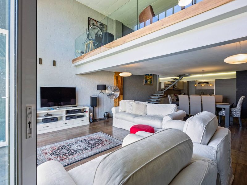 Exquisite Loft Living with Iconic Table Mountain Views - Photo 7