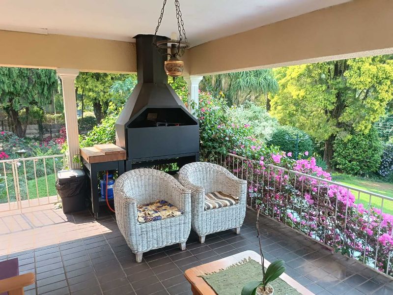 A ONE-OF-A-KIND SANCTUARY HOME IN SERENE MONTROSE - Photo 6