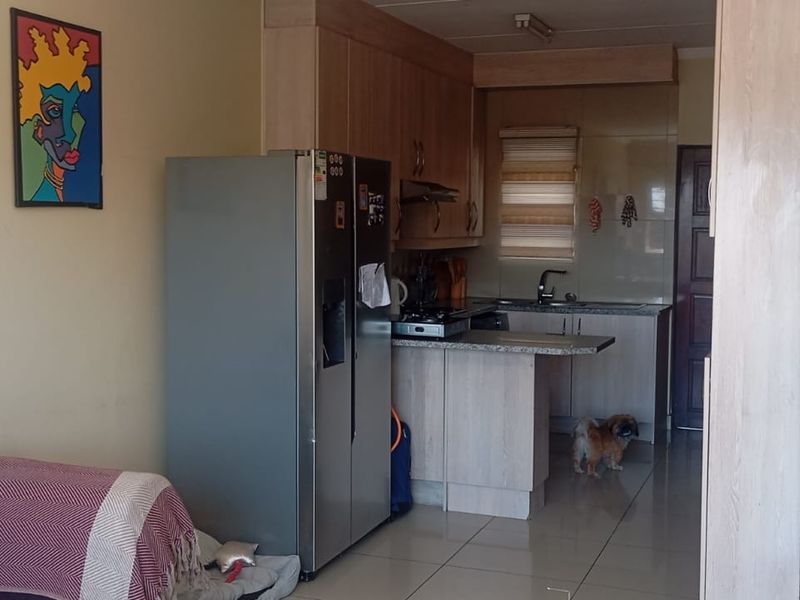 Two bedroom Townhouse in Mayberry Park - Photo 3