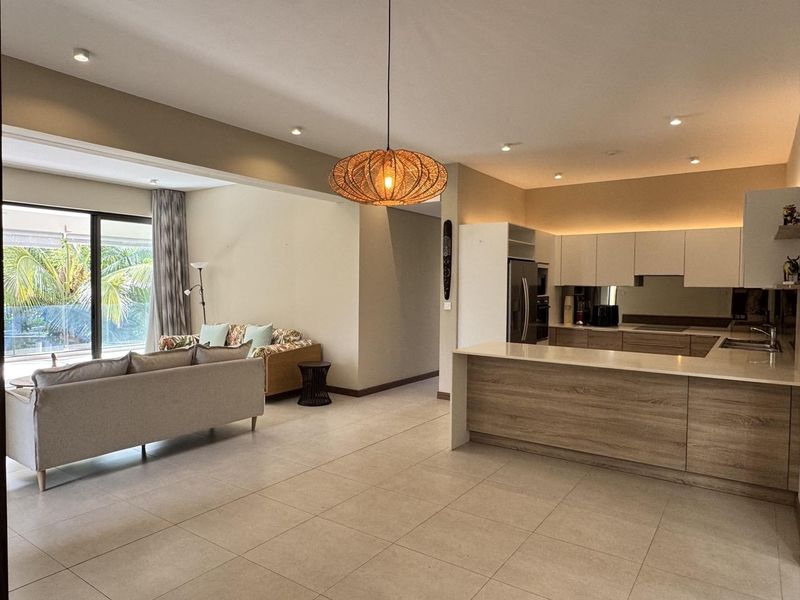 Garden Living by the Coast – Rare Ground Floor Opportunity at Le Savoy - Photo 2