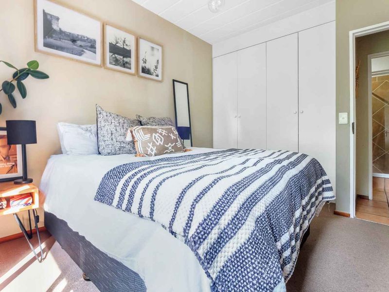 1 BEDROOM, 1 BATHROOM + LOFT APARTMENT IN DOUGLASDALE - Photo 6