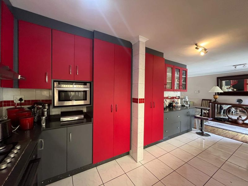 Hendra - Glen Hills home with 2 additional dwellings - Great income potential ! - Photo 4