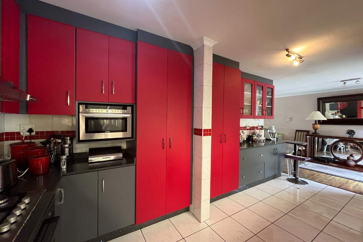 Hendra - Glen Hills home with 2 additional dwellings - Great income potential ! - Photo 4