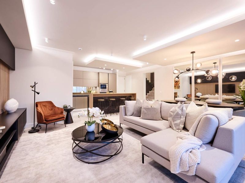 3 Bedroom Penthouse With Uninterrupted Views - Photo 4