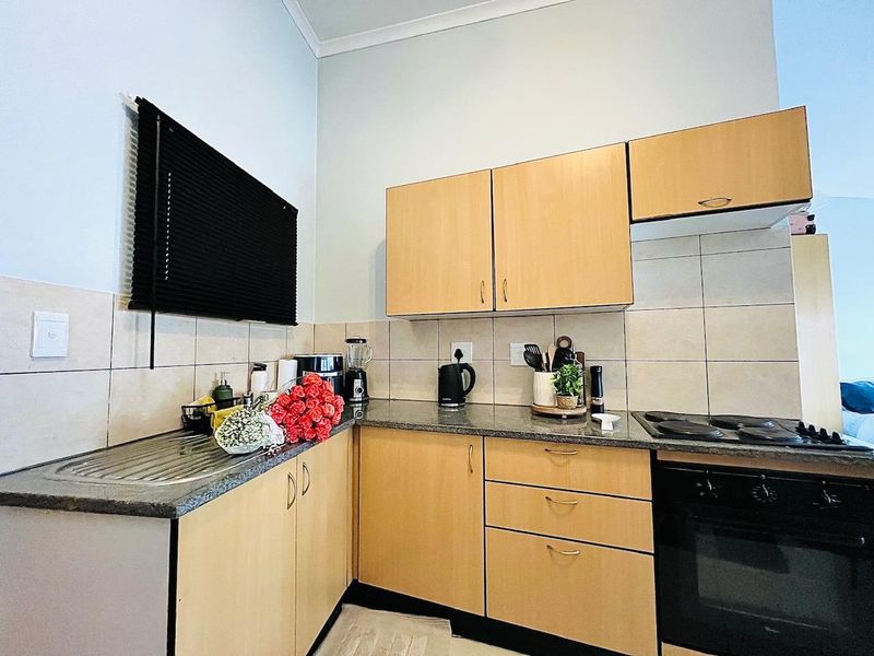 Invest in Milpark: Secure, Convenient & Connected Living - Photo 2