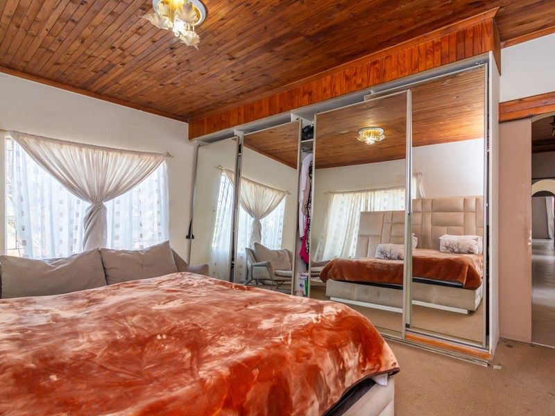 A hidden Gem waiting to shine! is for sale in Florida - Photo 5