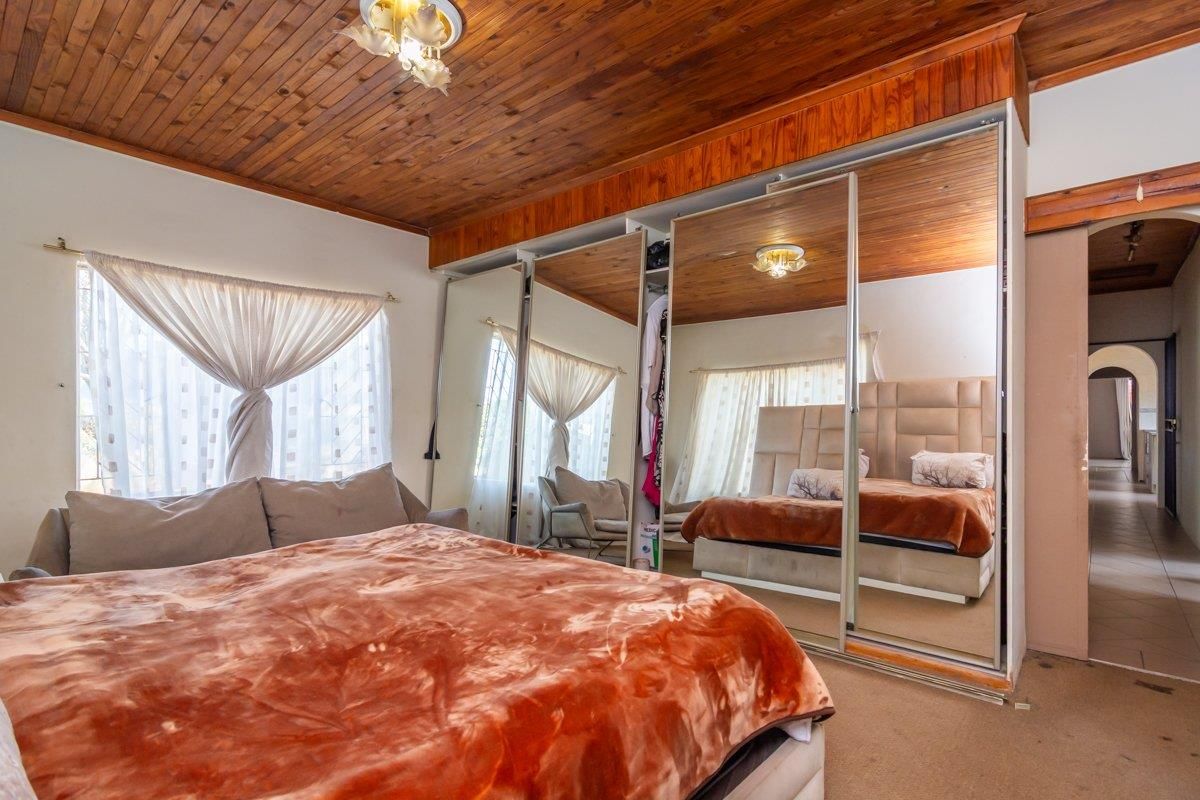 A hidden Gem waiting to shine! is for sale in Florida - Photo 5