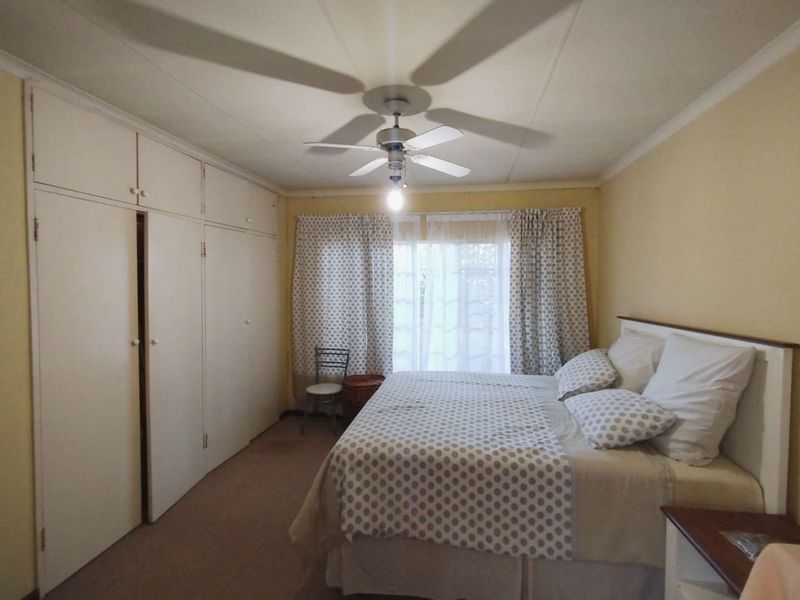 SPACIOUS 4 BEDROOM HOUSE FOR SALE IN DOORPOORT - Photo 8