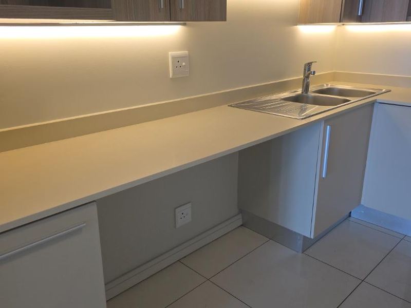 FABULOUS ULTRA MODERN 2 BED APARTMENT IN ROSEBANK - Photo 10