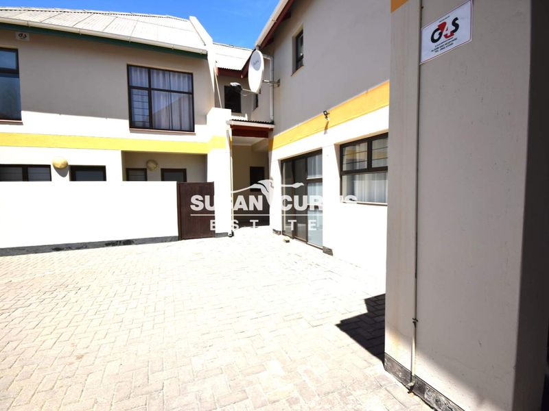 4 BEDROOM TOWNHOUSE IN SWAKOPMUND CENTRAL IS FOR SALE - Photo 8