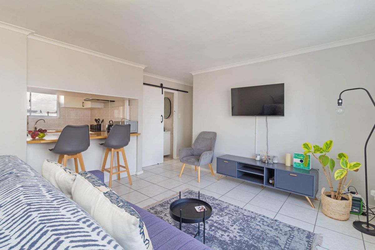 Fully Furnished 2 bedroom in Coral Rd - Photo 5