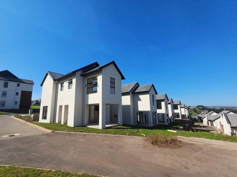 Kings Gate Estate Freestanding 3 Bed Duplex - Photo 2